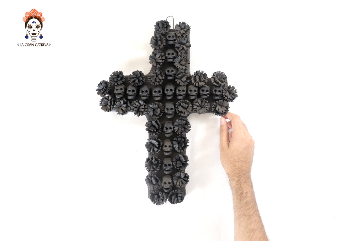 Cruz de Día de Muertos Grande Barro color Negro - 40 cm. 15.7 in