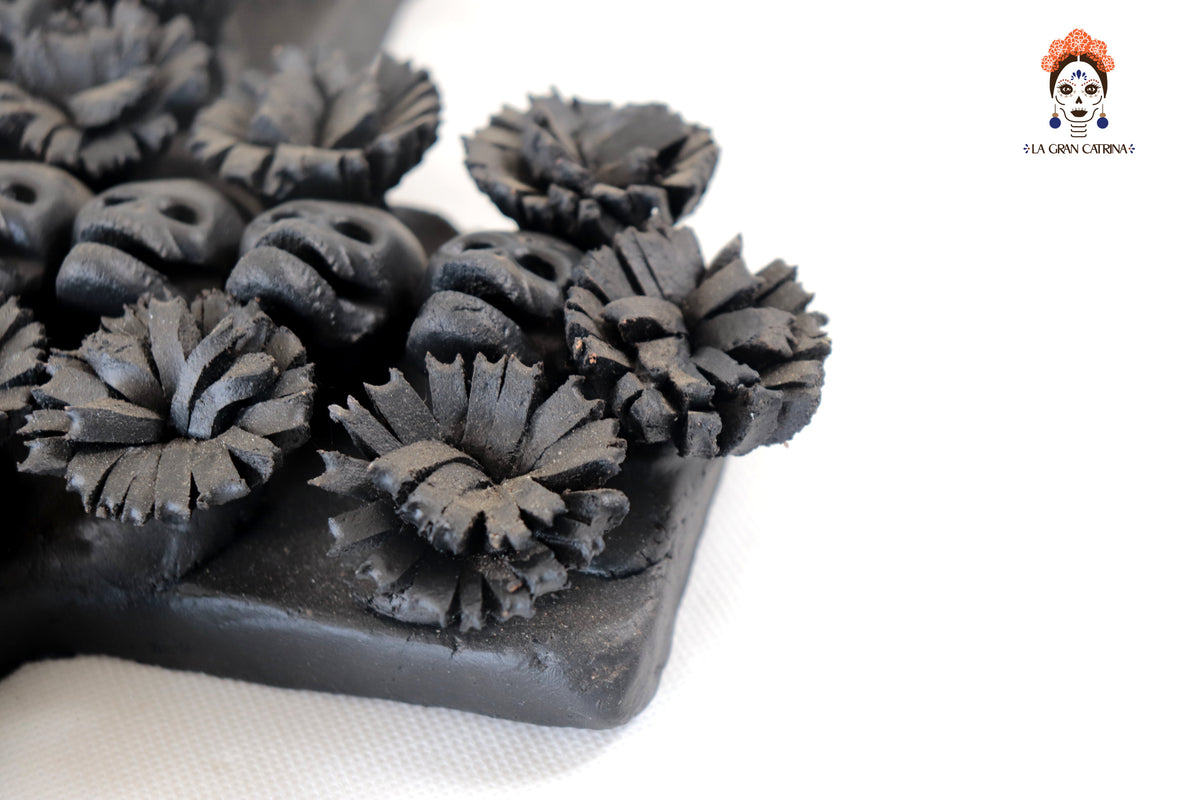 Cruz de Día de Muertos Grande Barro color Negro - 40 cm. 15.7 in