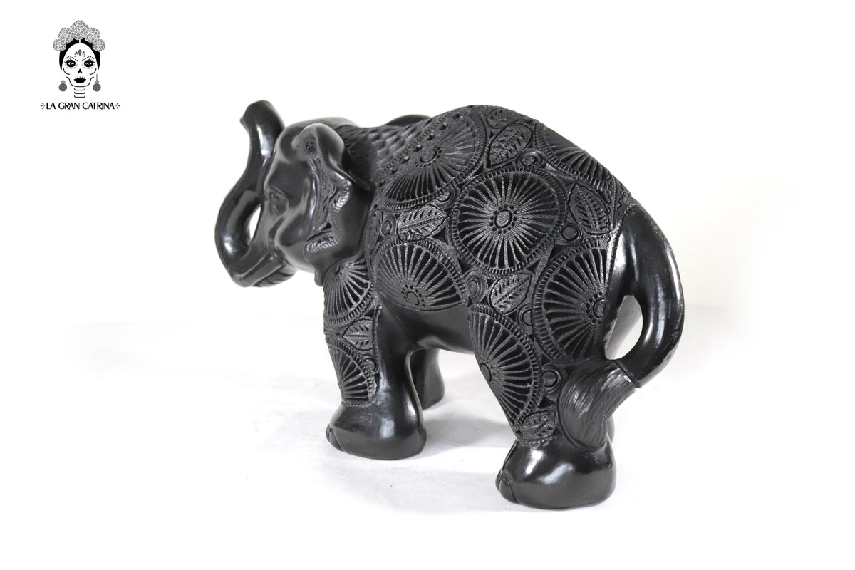 Pareja de Elefantes de Barro Negro - 24 cm. 9.4 in. - 18 cm. 7 in. Barro negro