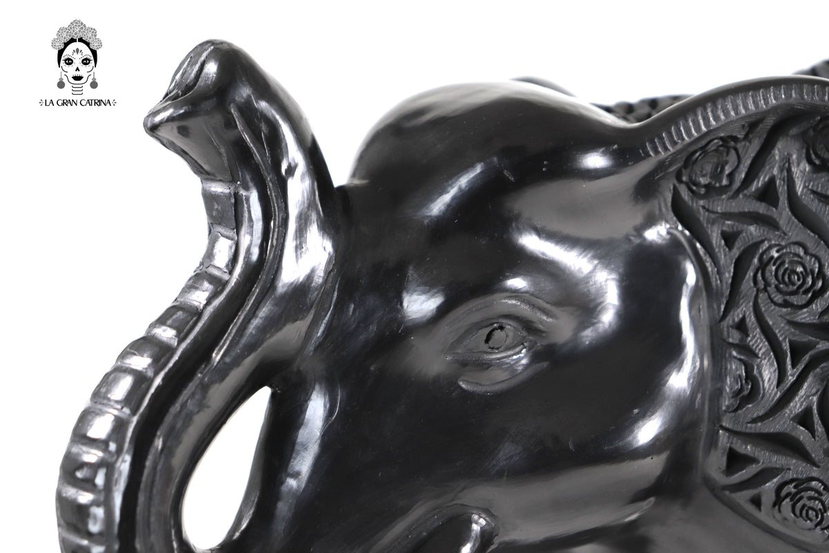 Elefante de Barro Negro - 24 cm. 9.4 in.