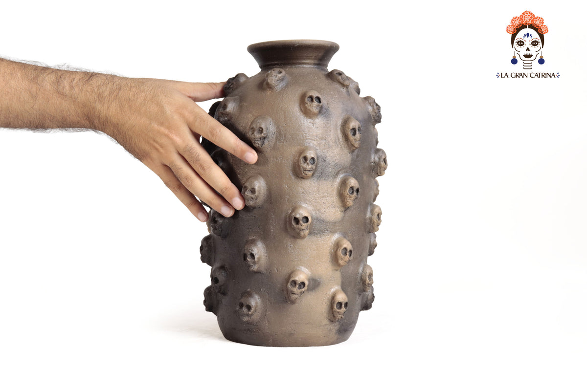 Maceta Ahumada de Calaveras - 30.5 cm. 12 in. Artesanía