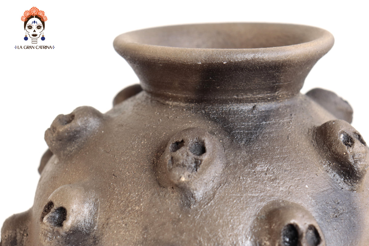 Maceta Ahumada de Calaveras - 30.5 cm. 12 in. Artesanía