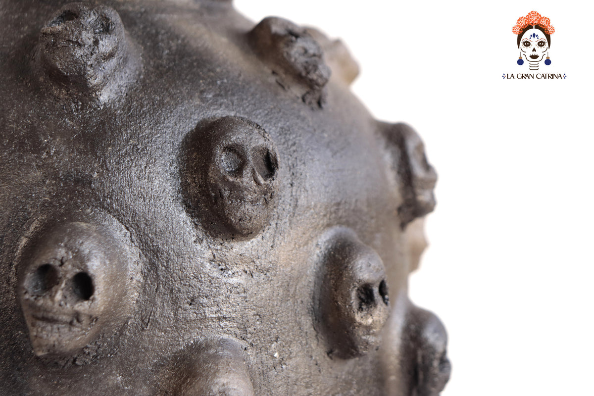 Maceta Ahumada de Calaveras - 30.5 cm. 12 in. Artesanía