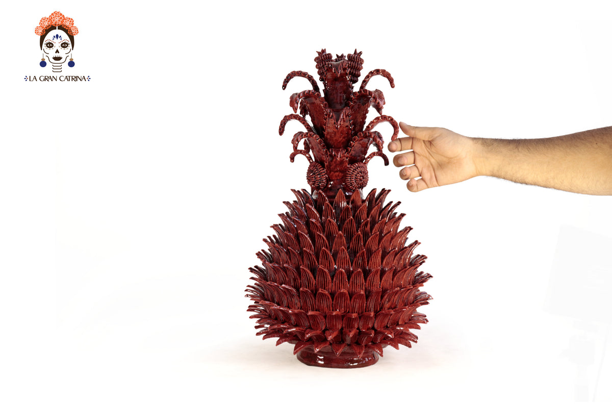 Piña Michoacana Roja con Hojas Curveadas - 48 cm. 19 in. Piña