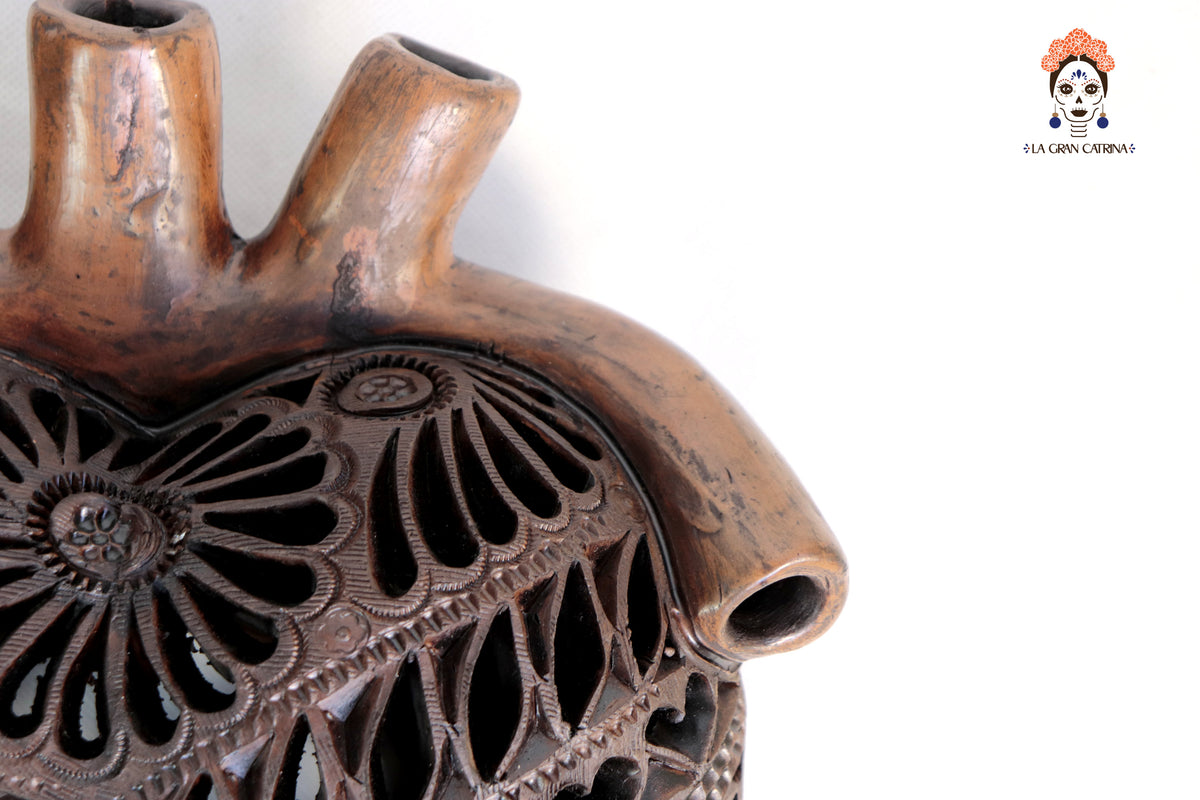 Corazon Arteria Cafe en Barro Negro 28 cm. 11 in. Barro negro