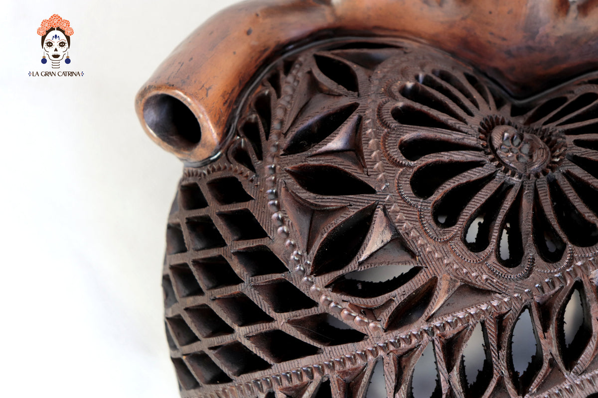 Corazon Arteria Cafe en Barro Negro 28 cm. 11 in. Barro negro