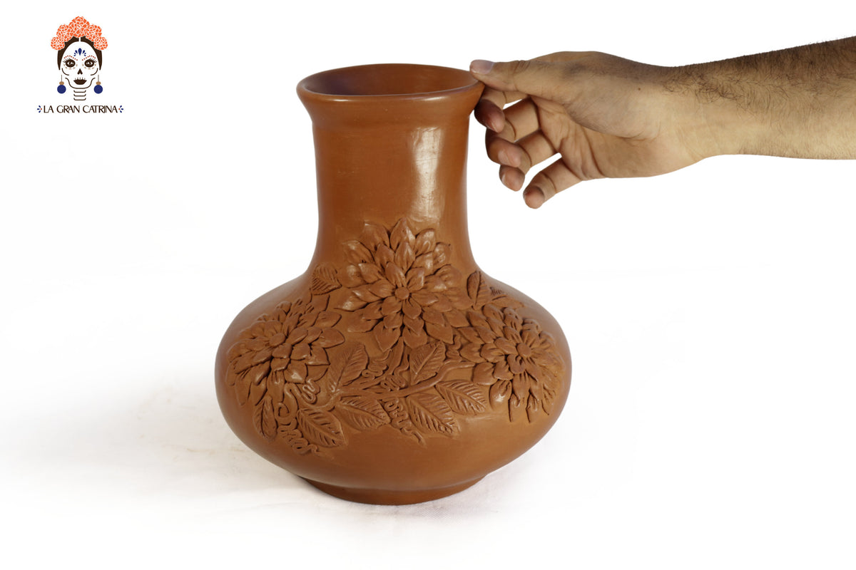 Vasija con Diseño Floral de Barro - Patamban - 24 cm. 9.4 in.
