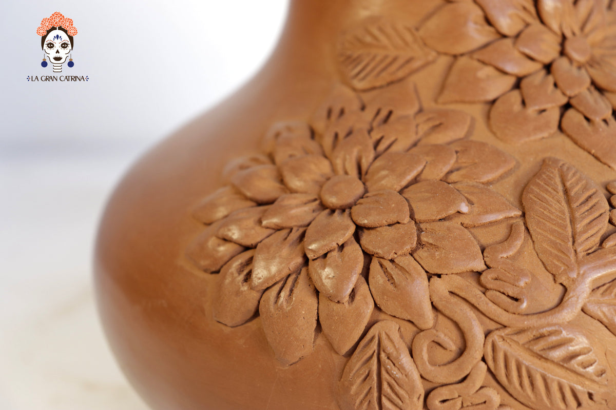 Vasija con Diseño Floral de Barro - Patamban - 24 cm. 9.4 in.
