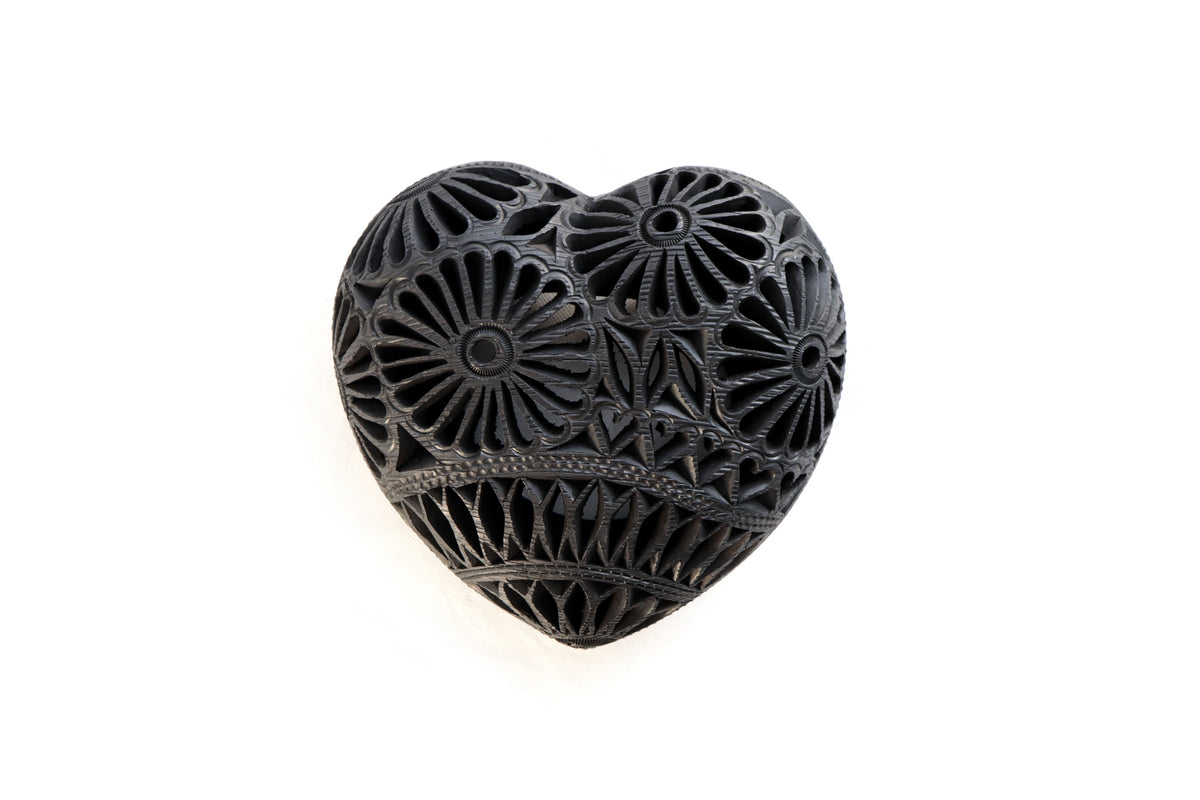 Corazón Negro de Pared - 20 cm. 7.8 in.