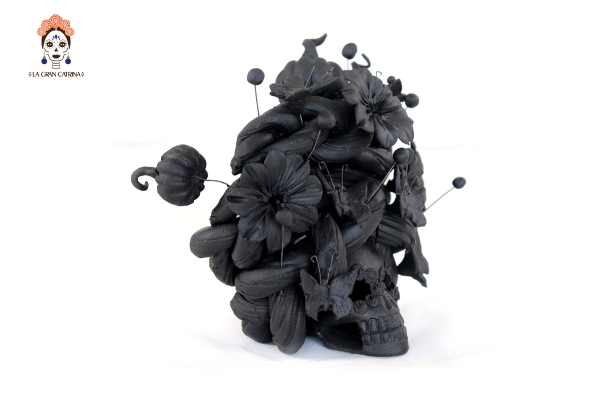 Calavera negra con Mariposas y Calabazas - 14.5 cm. 5.7 in.