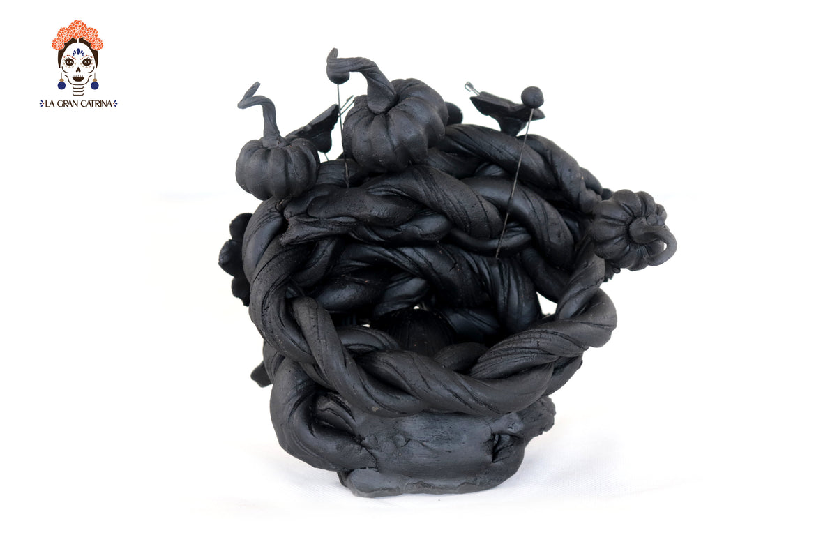 Calavera negra con Mariposas y Calabazas - 14.5 cm. 5.7 in.