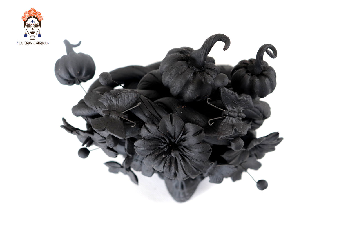 Calavera negra con Mariposas y Calabazas - 14.5 cm. 5.7 in.