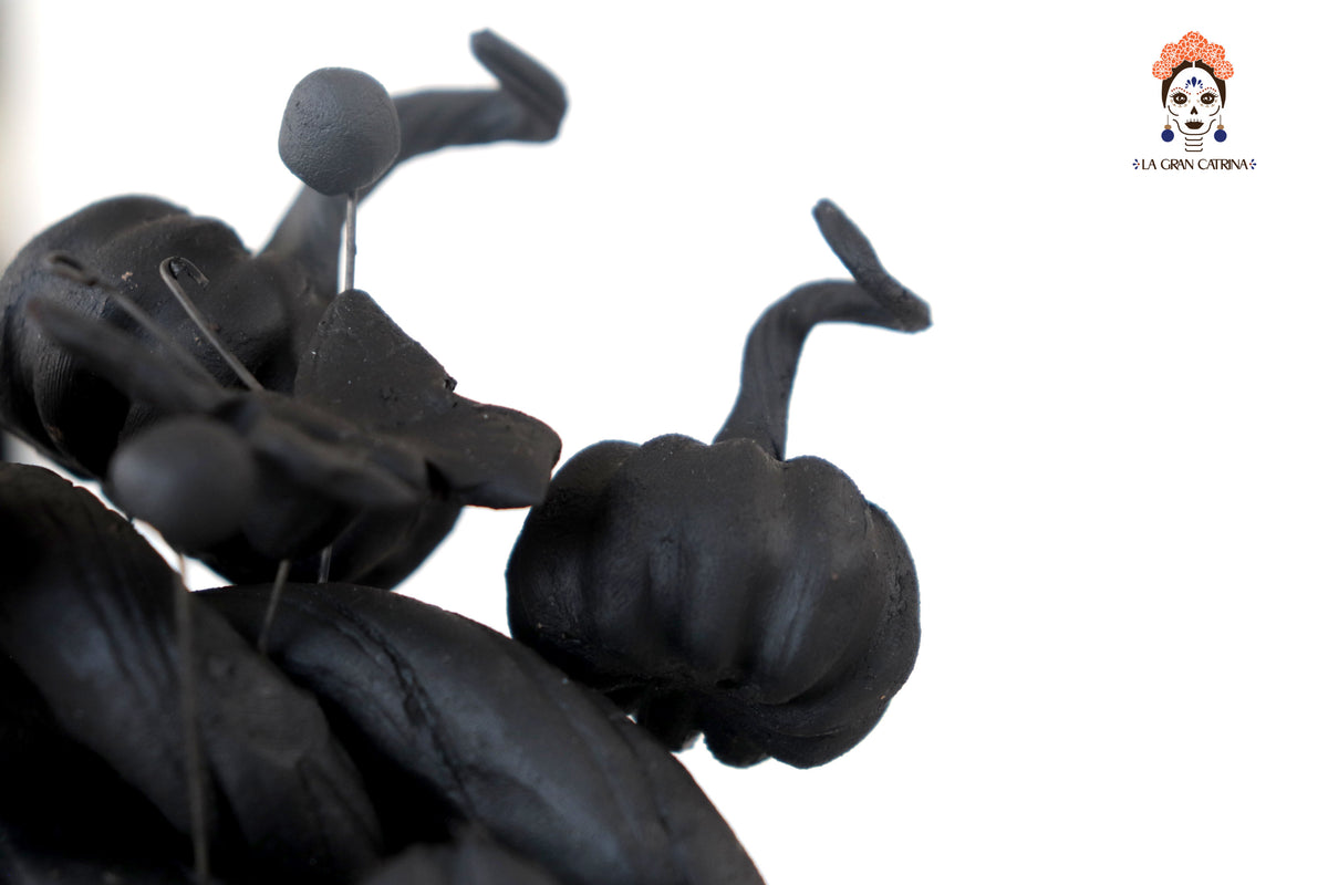 Calavera negra con Mariposas y Calabazas - 14.5 cm. 5.7 in.