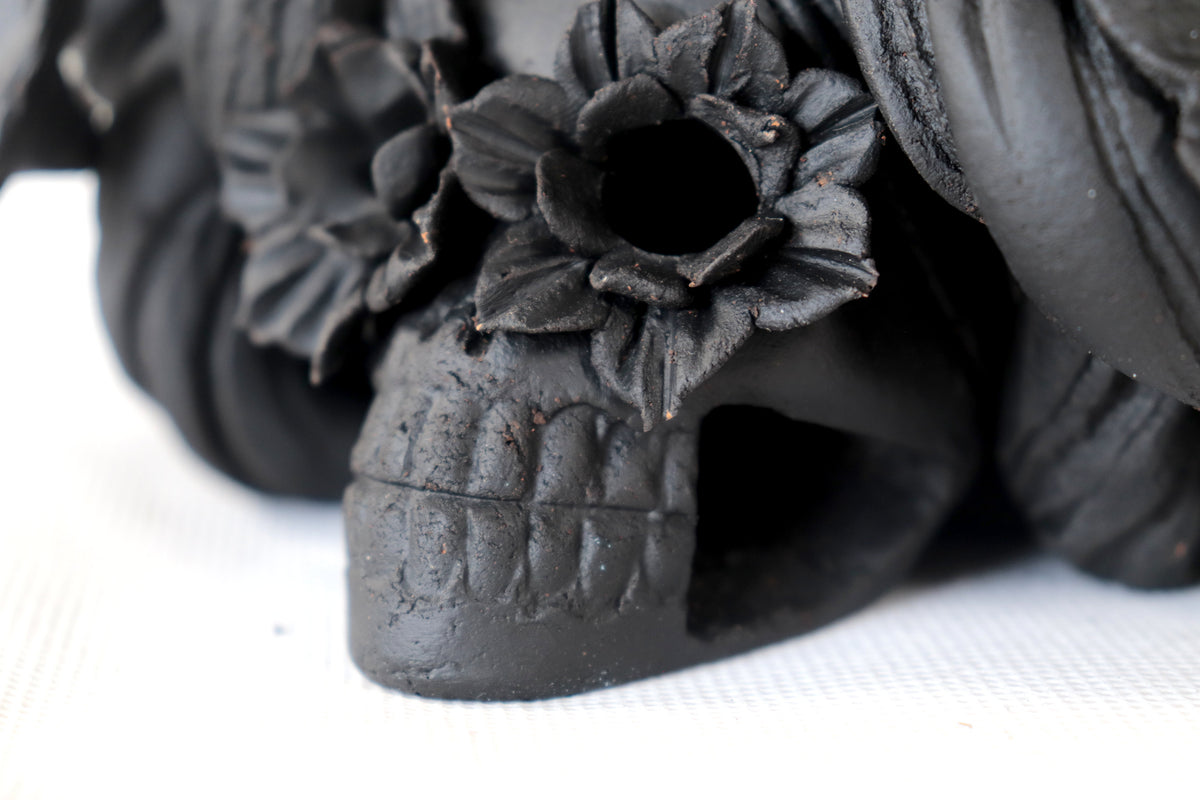 Calavera negra con Mariposas y Calabazas II - 14.5 cm. 5.7 in.
