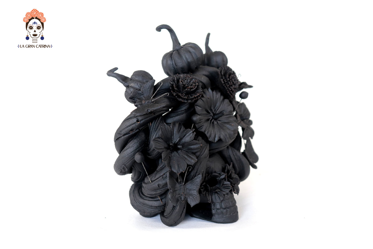 Calavera negra con Mariposas y Calabazas II - 14.5 cm. 5.7 in.