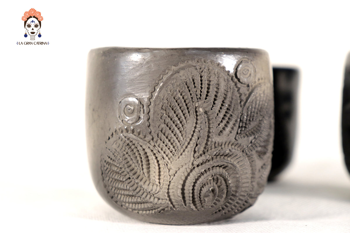 Tequileros Artesanales de Barro Negro - Por mayoreo 10+ Piezas o mas. 6.5 cm. 2.5 in. Barro negro