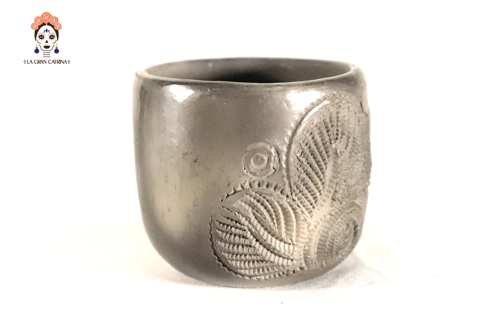 Tequileros Artesanales de Barro Negro - Por mayoreo 10+ Piezas o mas. 6.5 cm. 2.5 in. Barro negro