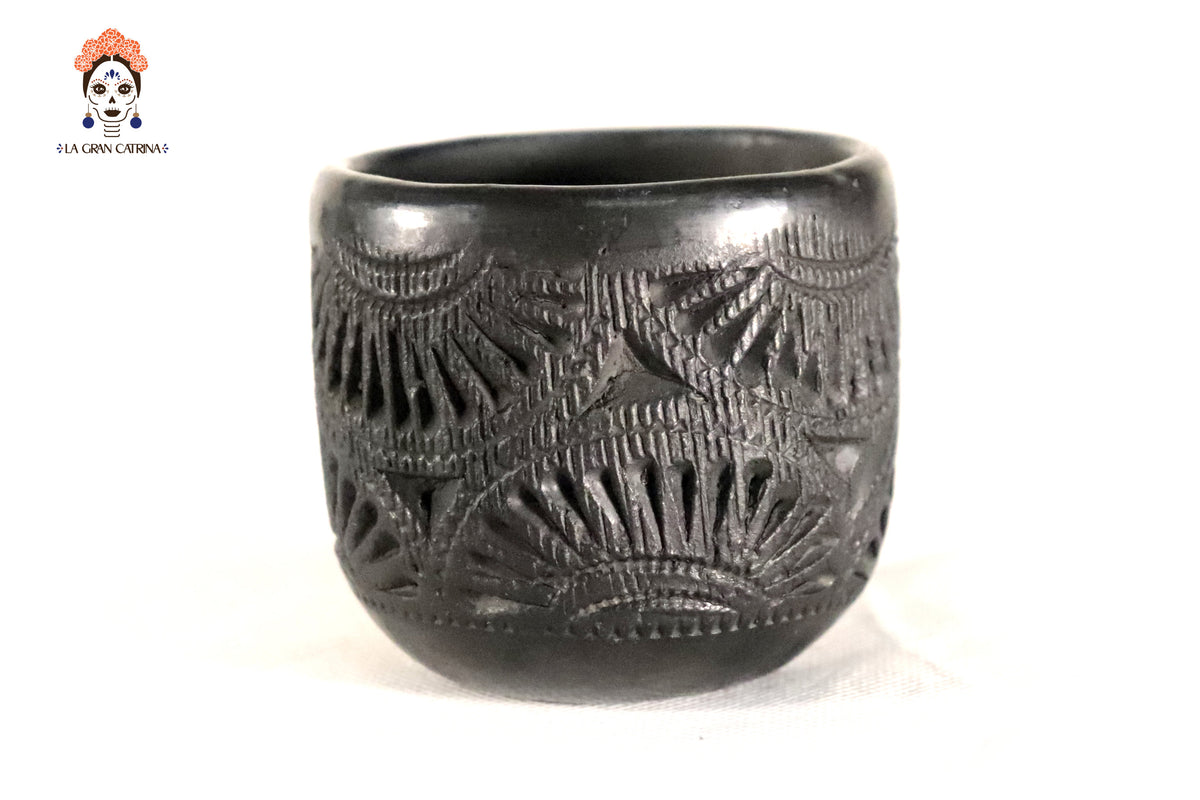 Tequileros Artesanales de Barro Negro - Por mayoreo 10+ Piezas o mas. 6.5 cm. 2.5 in. Barro negro