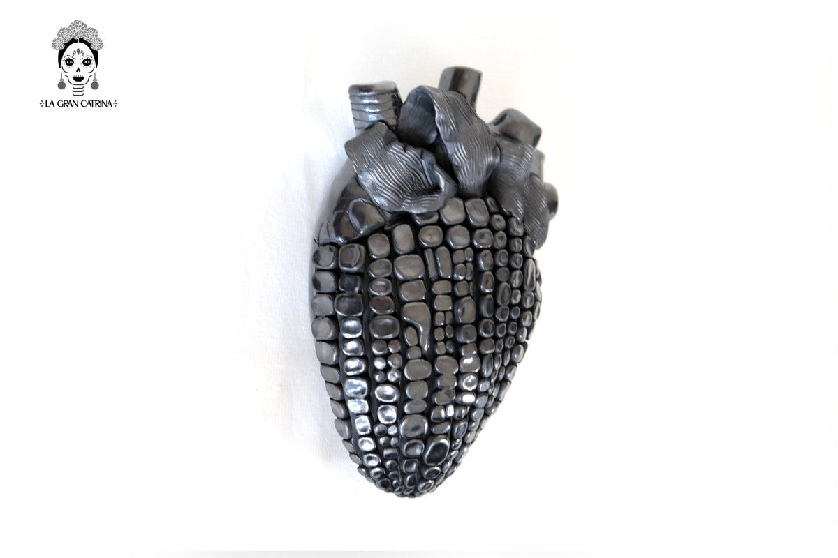 Corazon de Barro Negro de San Bartolo 30 cm. 11.8 in. Barro negro
