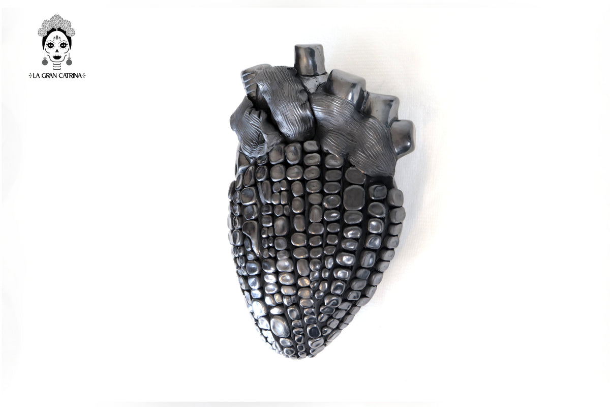 Corazon de Barro Negro de San Bartolo 30 cm. 11.8 in. Barro negro