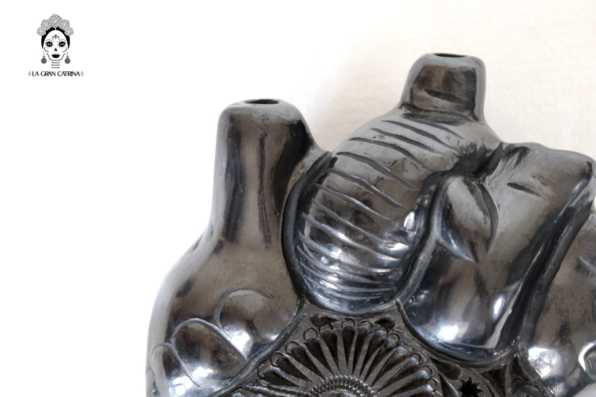 Corazon de Maíz Modelo 4 - Barro Negro de San Bartolo 20 cm. 7.8 in. Barro negro