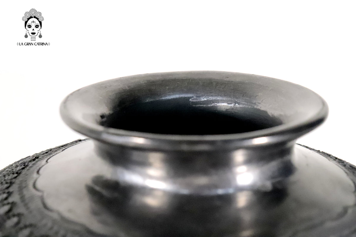 Jarrón Nigua de Barro Negro 30 cm. 11.8 in. Barro negro