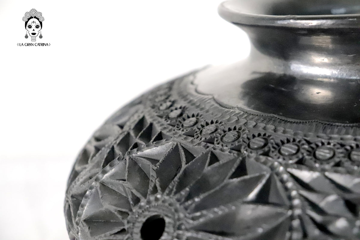 Jarrón Nigua de Barro Negro 30 cm. 11.8 in. Barro negro