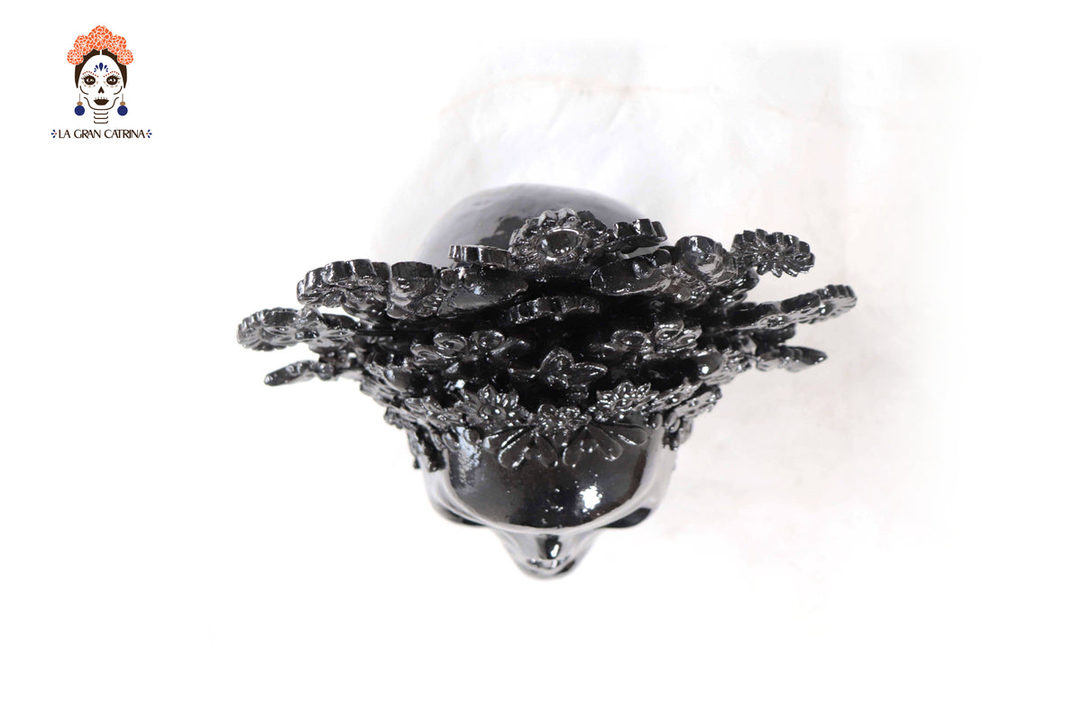 Calavera con tocado Negra con base- Barro vidriado - 22.5 cm. 8.8 in.