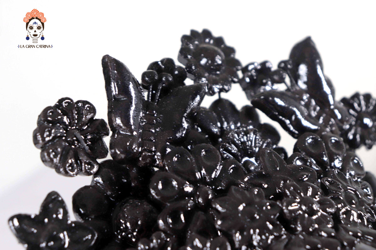 Calavera con tocado Negra con base- Barro vidriado - 22.5 cm. 8.8 in.