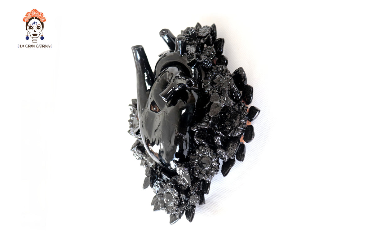 Corazon Negro de pared - Barro vidriado - 22 cm. 9 in.