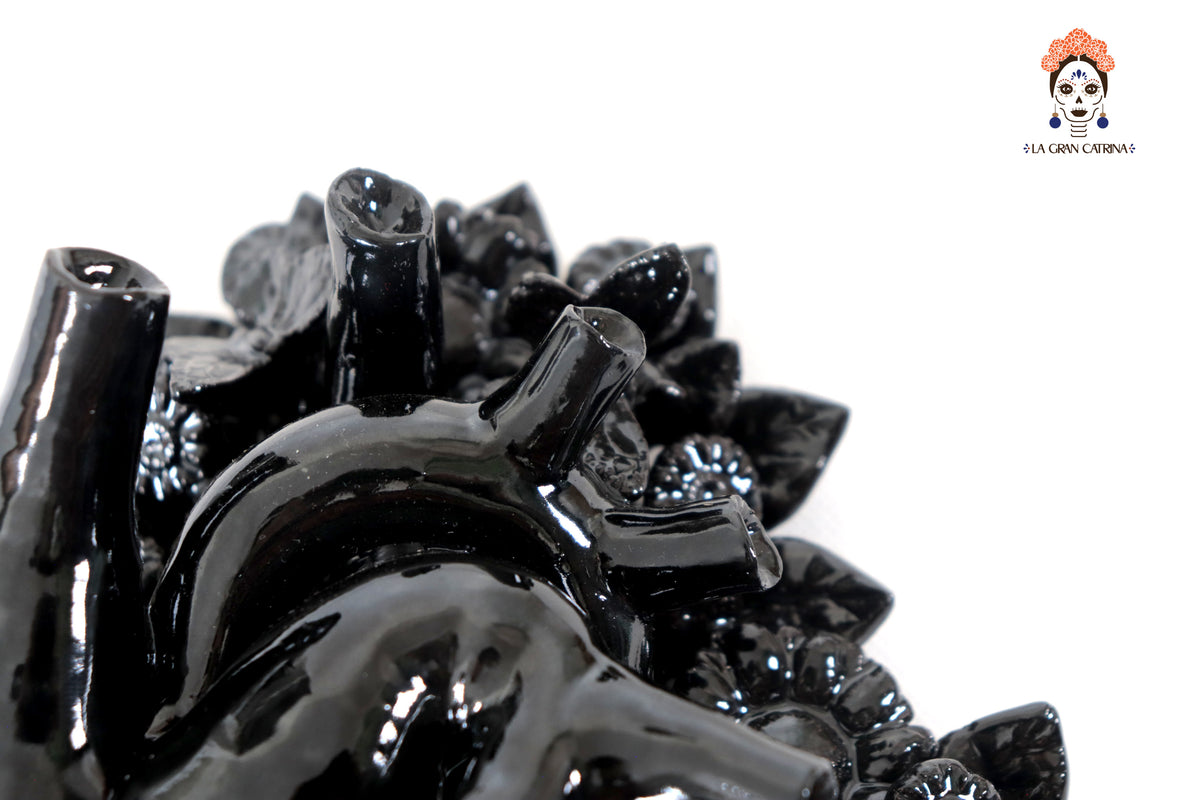 Corazon Negro de pared - Barro vidriado - 22 cm. 9 in.