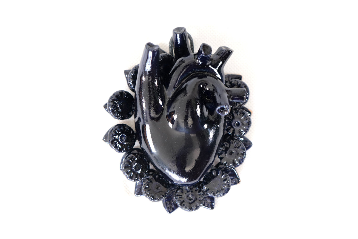 Corazon Negro de pared pequeño - Barro vidriado - 10.5 cm. 4.1 in.