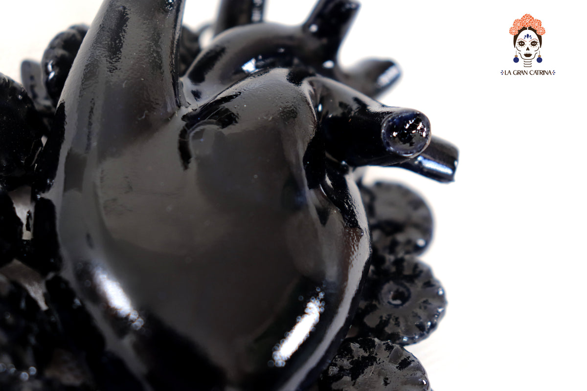 Corazon Negro de pared pequeño - Barro vidriado - 10.5 cm. 4.1 in.