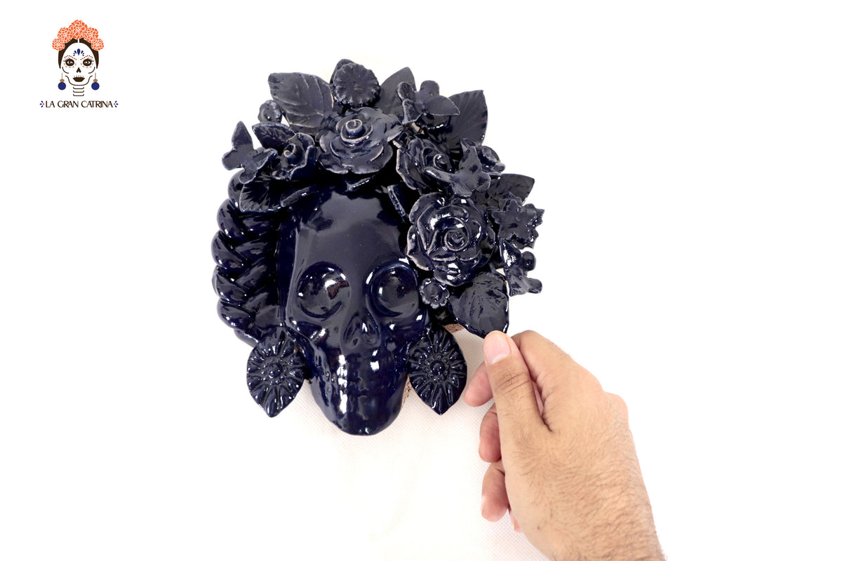 Calavera azul mediana de pared II - Barro vidriado - 19.5 cm. 7.6 in.