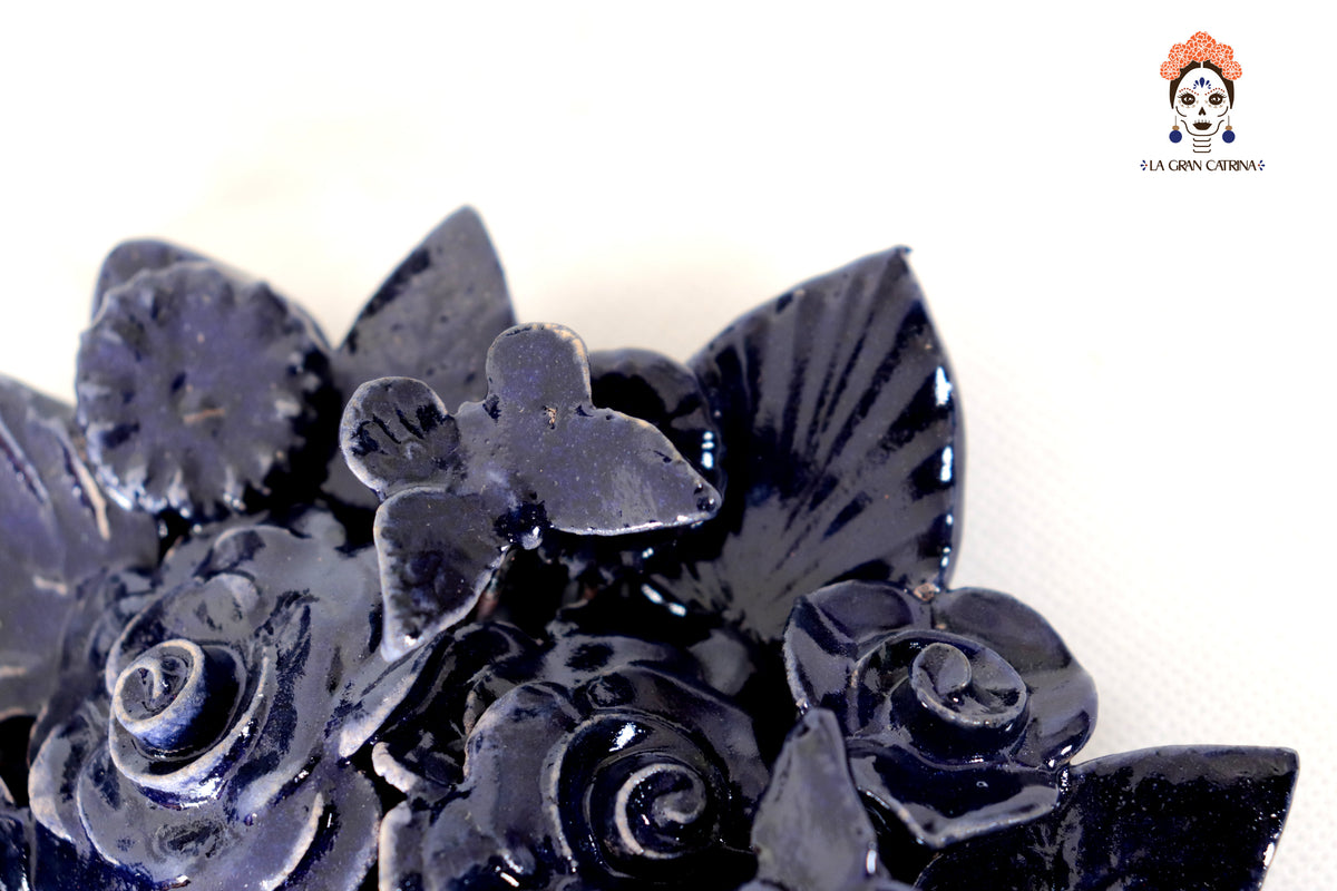 Calavera azul mediana de pared II - Barro vidriado - 19.5 cm. 7.6 in.