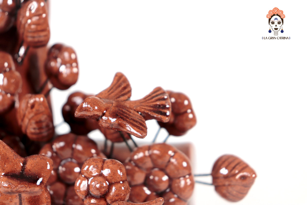 Cruz cafe vidriada de 22 cm. - 8.6 in.