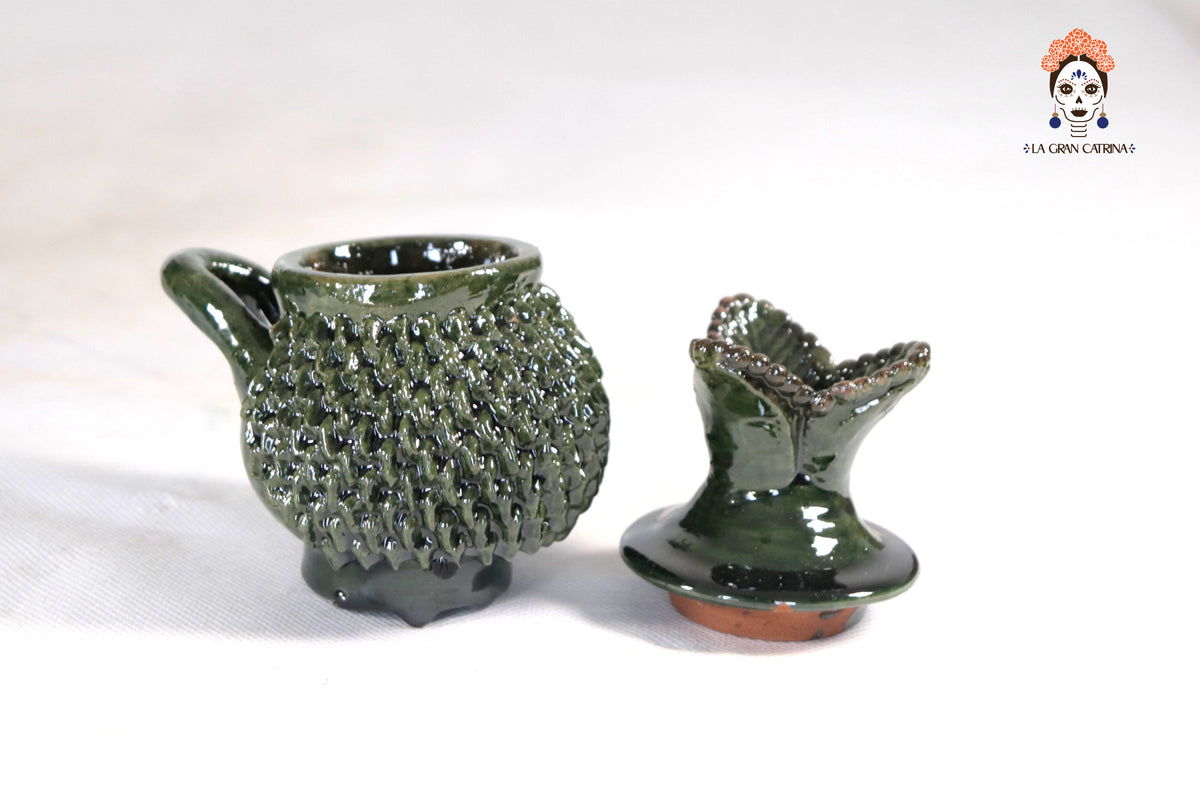 Ponchera de tejido verde con jarritos de barro - 38 cm. 14.9 in.