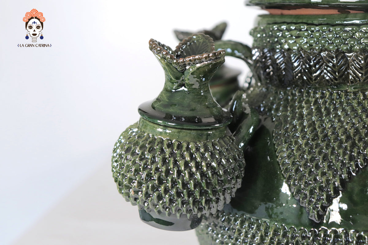 Ponchera de tejido verde con jarritos de barro - 38 cm. 14.9 in.