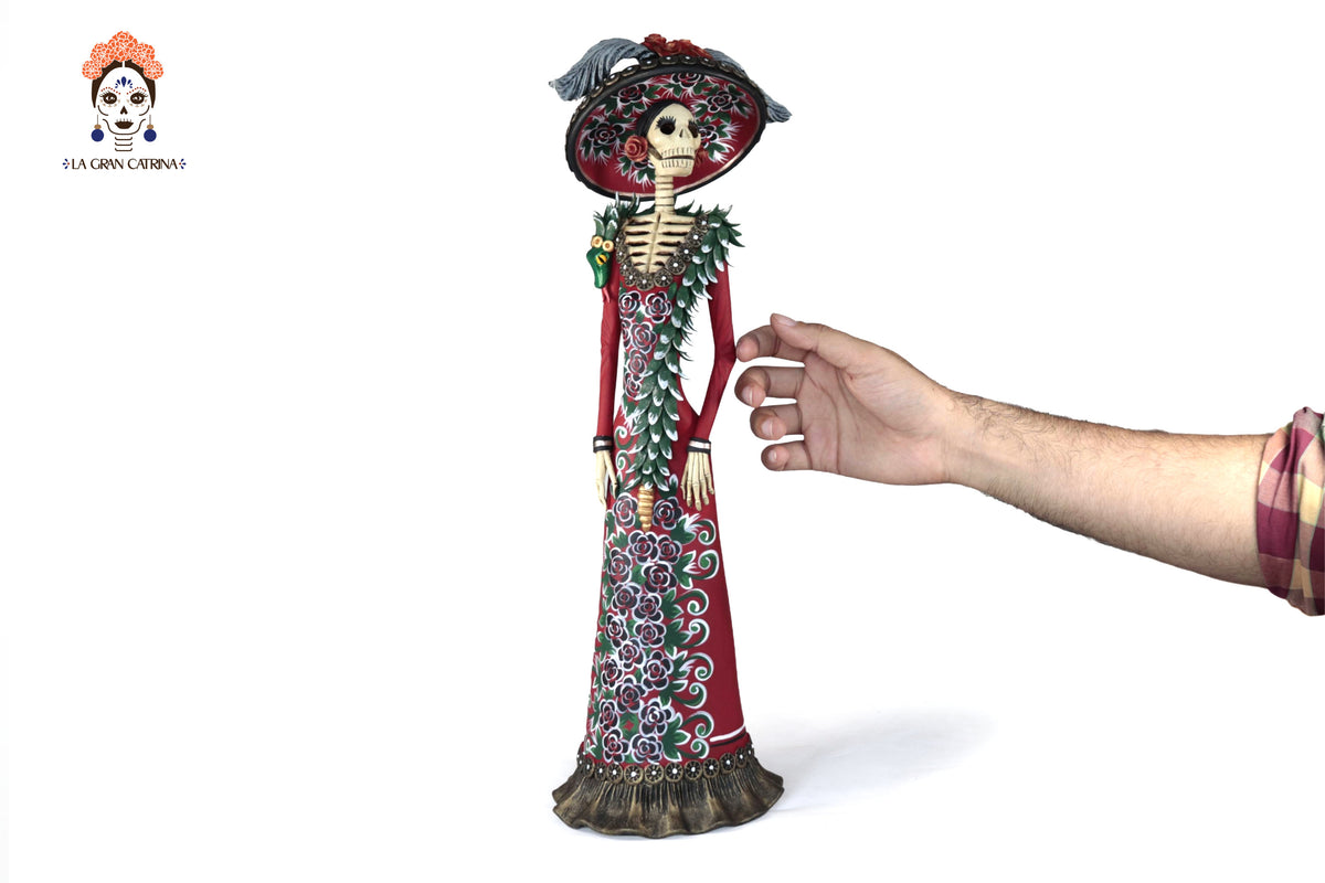 La Frida con la serpiente de vestido rojo - 45 cm. 18 in.