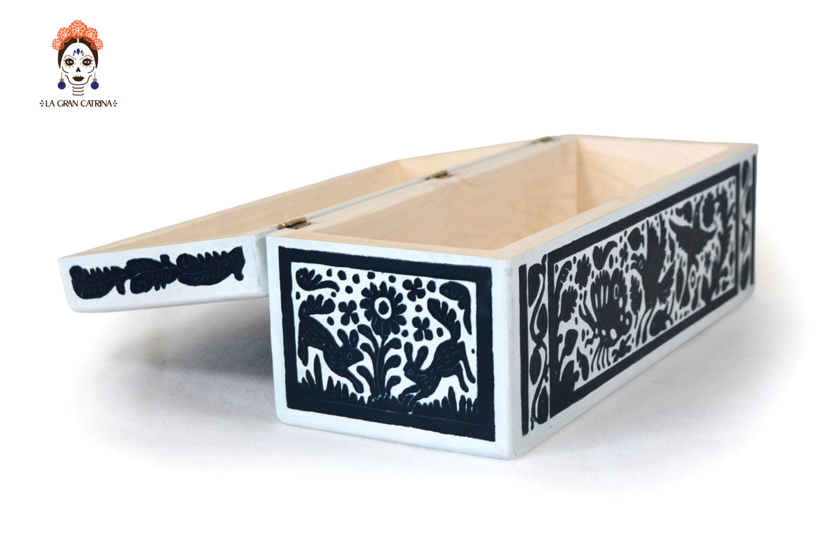 Caja Artesanal de Olinalá Blanca con Fauna y Flora Tradicional - 33 cm. 12.9 in. Olinala