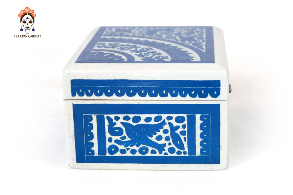 Caja Artesanal Pequeña de Olinalá Blanca - 14.7 cm. 5.7 in. Olinala