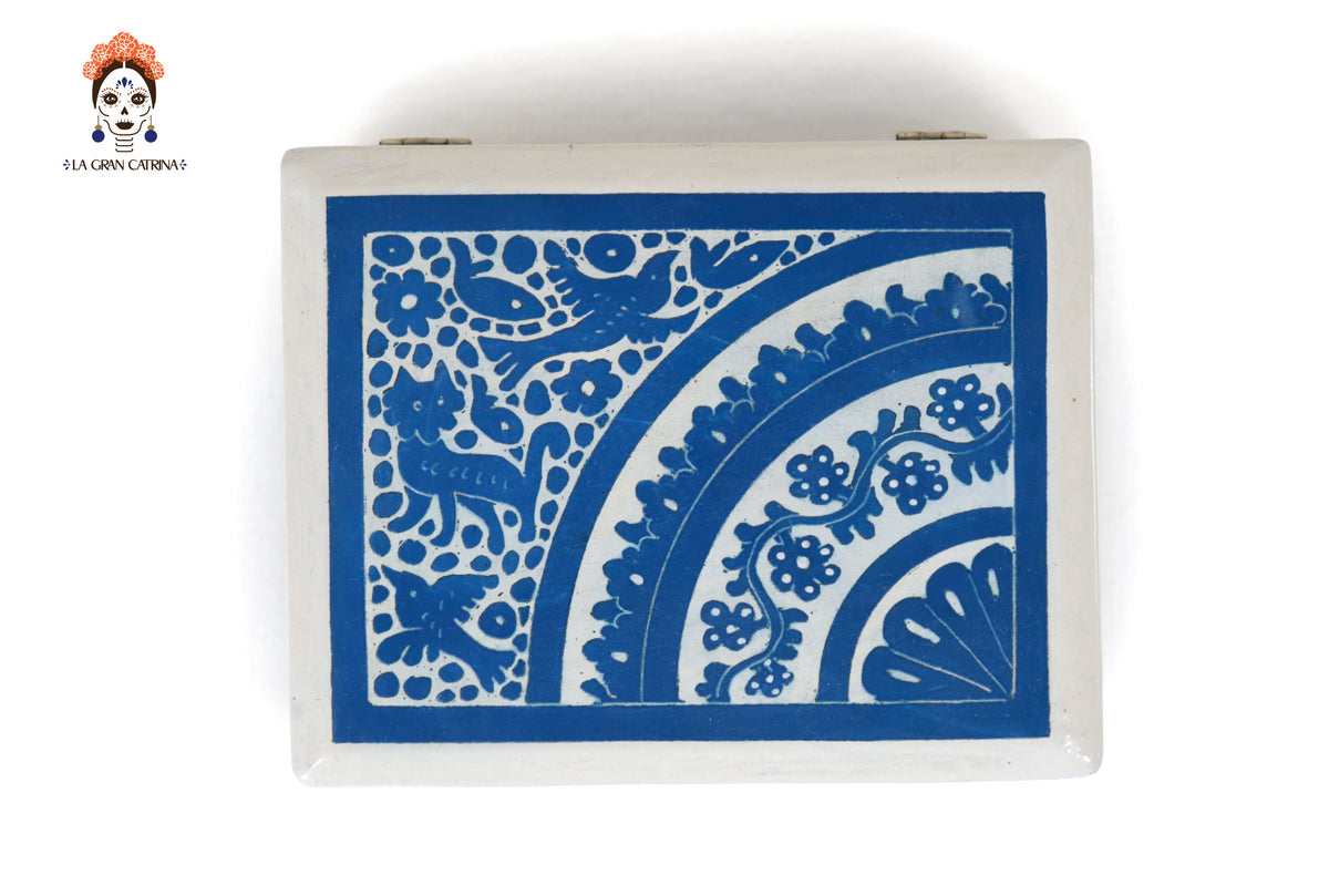 Caja Artesanal Pequeña de Olinalá Blanca - 14.7 cm. 5.7 in. Olinala