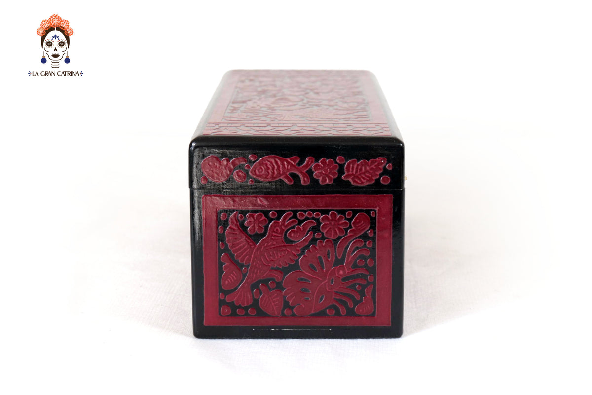 Caja Artesanal de Olinalá Roja con Diseño Floral Tradicional - 33 cm. 12.9 in. Olinala