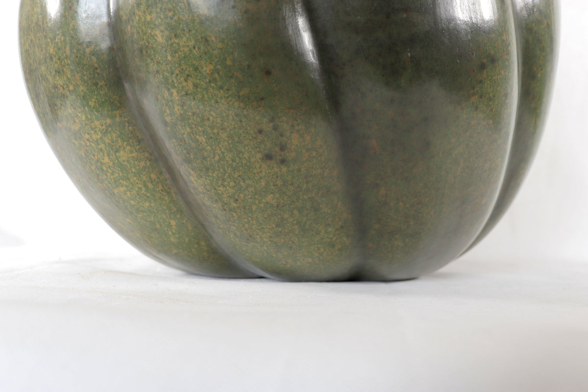 Calabaza verde grande de barro - 41 cm. 16.1 in