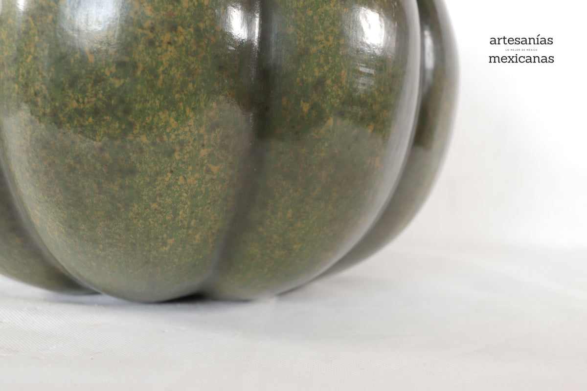 Calabaza verde grande de barro - 37 cm. 14.5 in