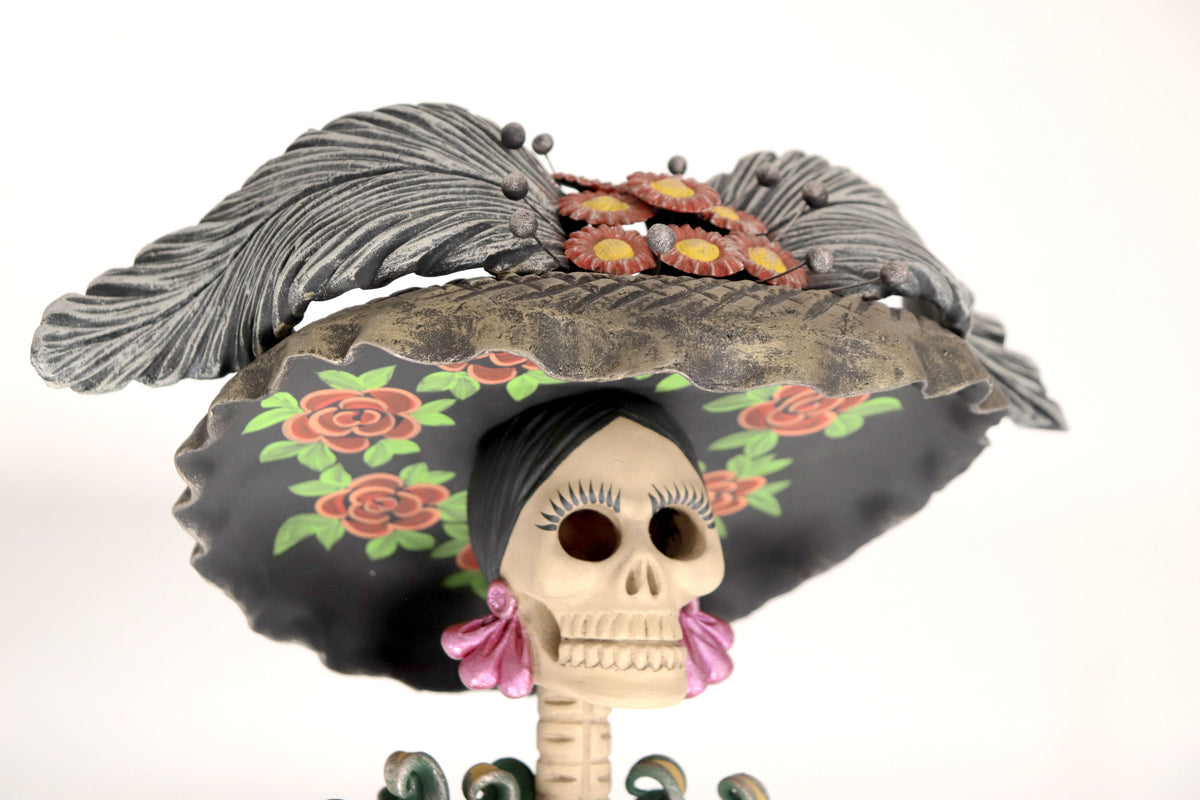 Catrina Garbancera vestida de flores rojas - 100 cm. 40 in.