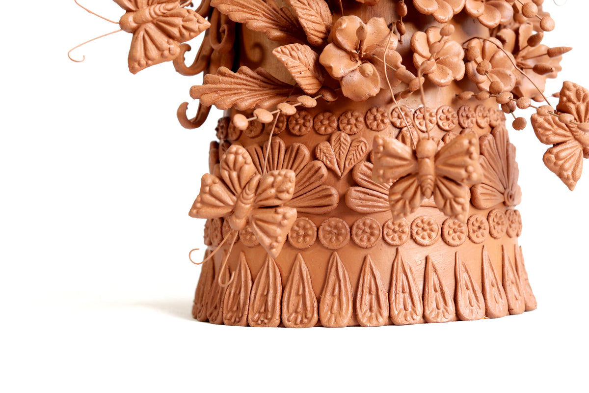 Catrina de Barro Artesanal con Mariposas - 65 cm. 25.5 in. - En producción Catrina