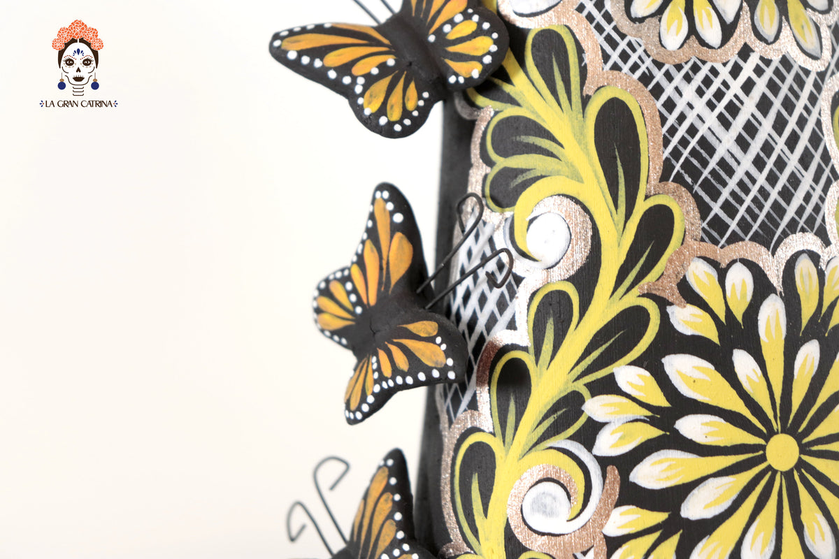 Catrina monarca Amarilla y Blanca - 50 cm. 20 in. Catrina