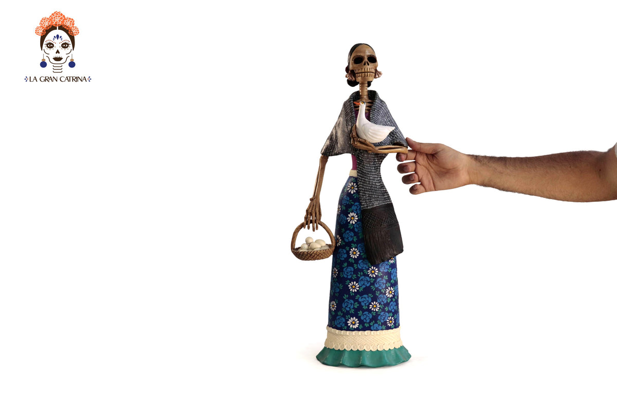 Catrina Huevera con Pato - 65 cm. 26 in. Catrina
