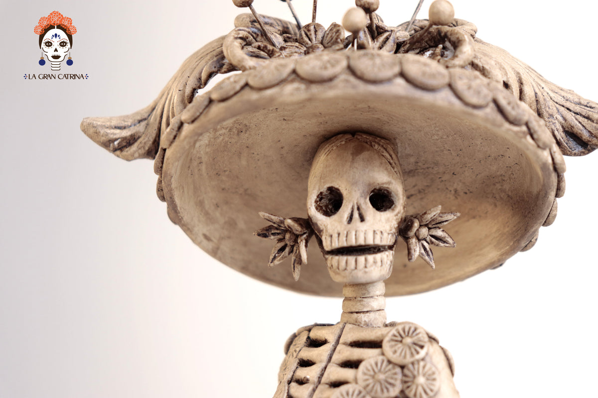 Catrina con vestido de calaveritas - 30 cm. 12 in.